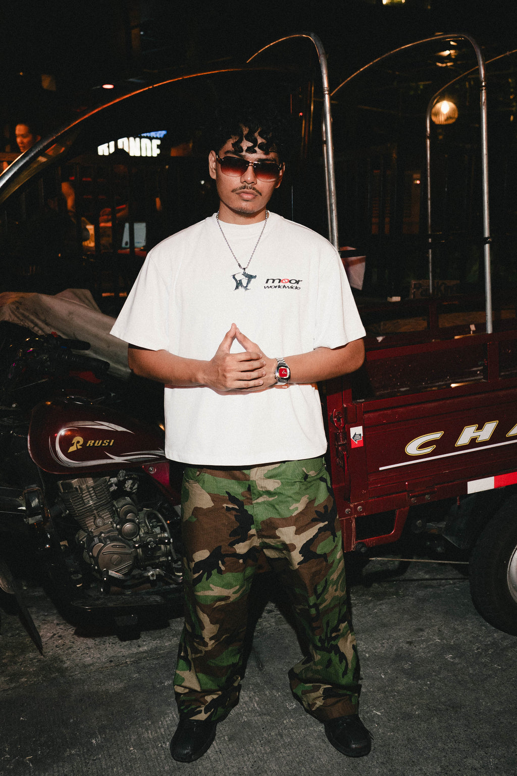 ”PULL UP YOUR PANTS” Tee